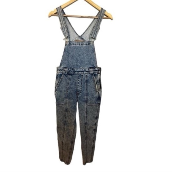 Levi’s Mom Utility Overalls - Picture 8 of 9